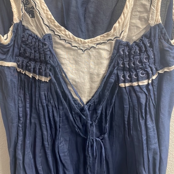 M sheer women’s embroidered, tie front & back short sleeve blouse - Picture 3 of 8